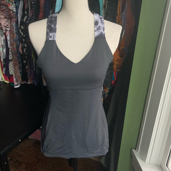 Women's Lululemon Tank Top Size 4 Gray - Picture 3 of 9